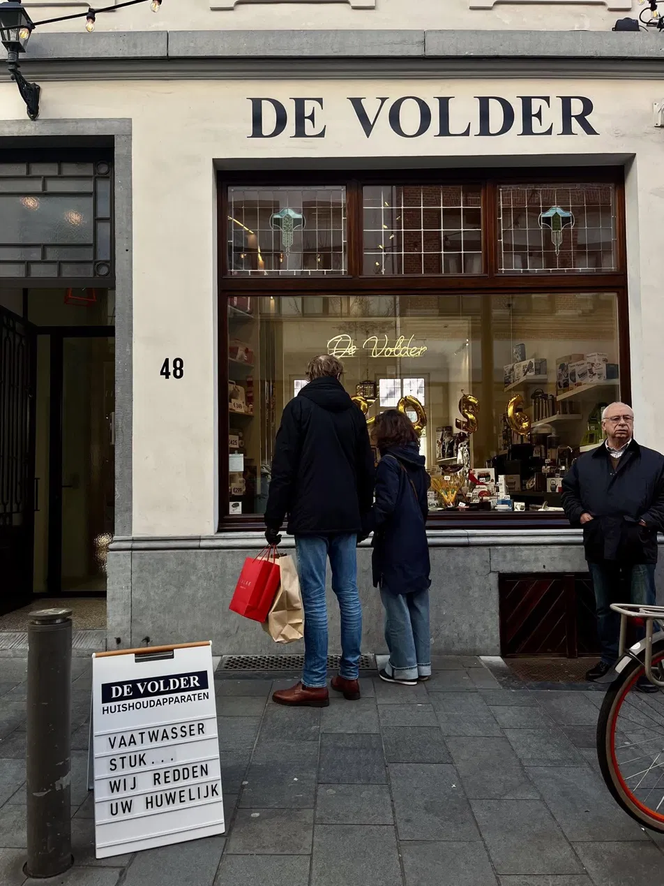 Gevel van De Volder aan Hopland 48 in Antwerpen